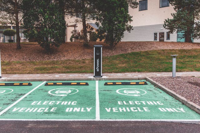 Pros and Cons of Wireless EV Charging Systems: A Comprehensive Review